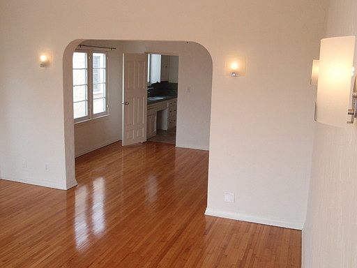 5th image of 350 1/2 N Stanley Ave