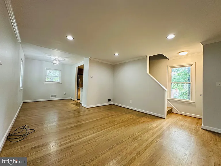2500 Lake Ave — Photo 5