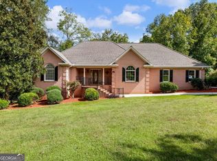 141 Willows Ct, Cleveland, GA 30528