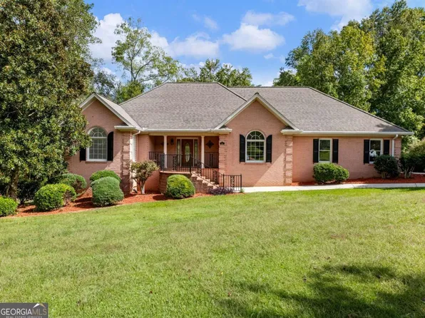 141 Willows Ct, Cleveland, GA 30528