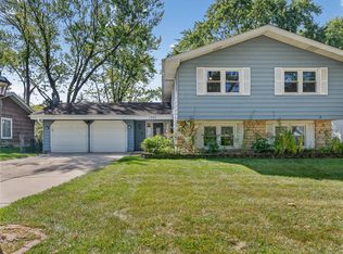 1365 Blair Ln, Hoffman Estates, IL 60169