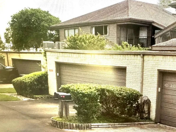 18240 Lakeside Ln, Houston, TX 77058