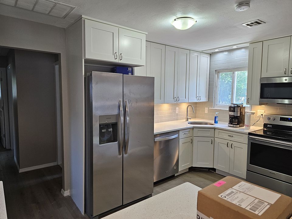 1st image of 602 College Rd