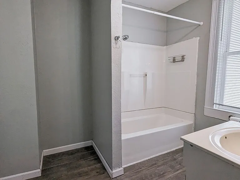 303 N Tillotson Ave — Photo 16
