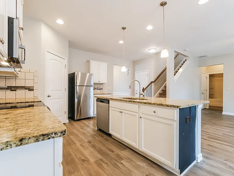 538 Jadetree Ln — Photo 9