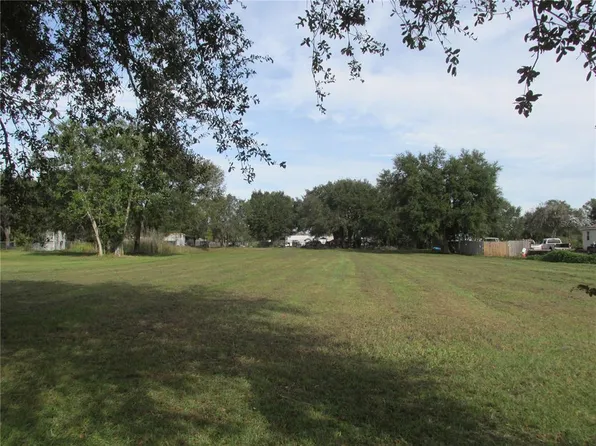 Greyhound Ave, Lake Wales, FL 33859