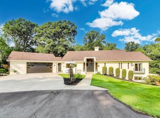 1426 Carrington Ln, Vienna, VA 22182