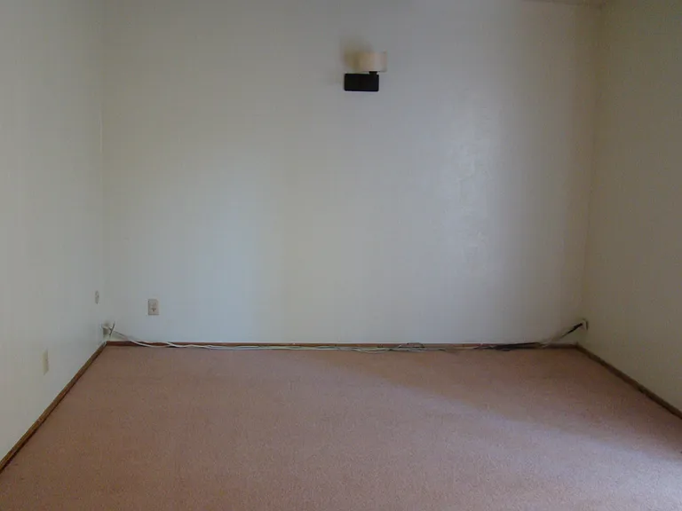 Westwind Apartments — Photo 8
