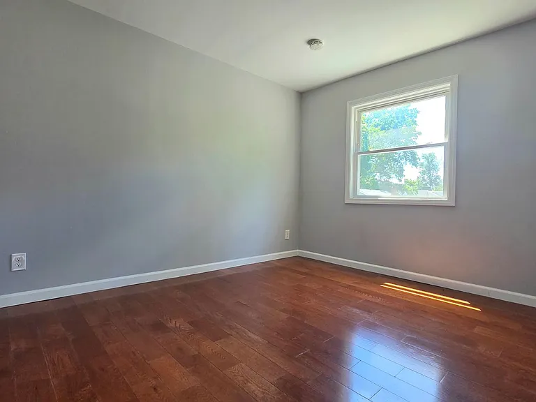 96 Westside Ave — Photo 9