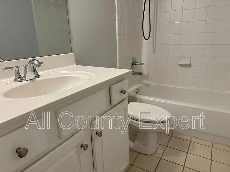 871 Lenox Ct NE — Photo 34