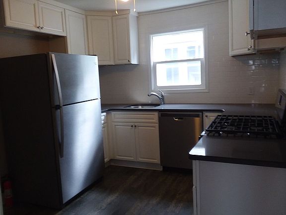 Lowe unit Kitchen