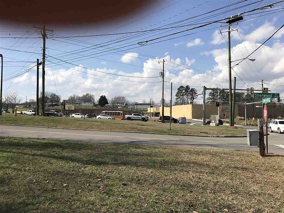 2nd image of 1923 N Liberty Hill Rd