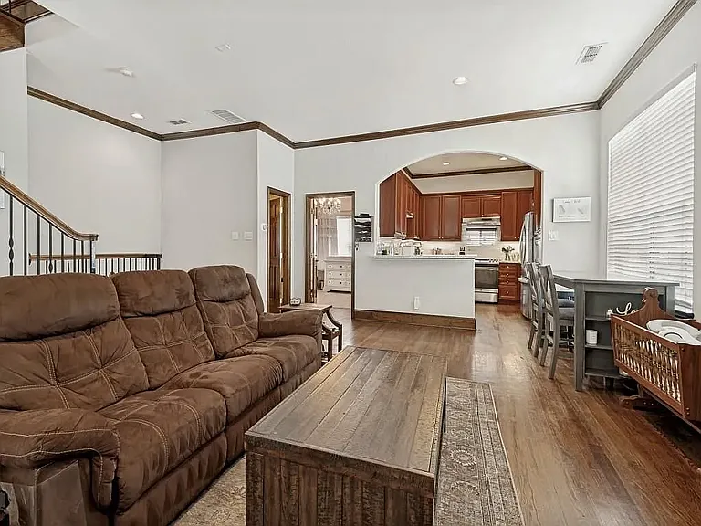 1018 Pavillion St — Photo 2