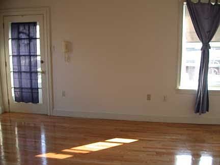 2nd image of 1536 Green St #3FL