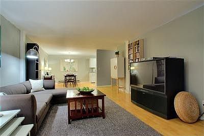 3rd image of 9416 1st Ave Ne 103 #103