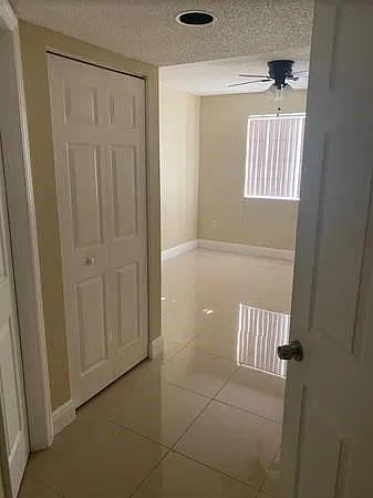 2 bed, 2.0 bath, 1054 sqft, $1,350 — Photo 4