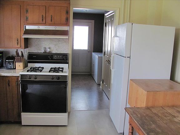 5th image of 1659 Newport Ave