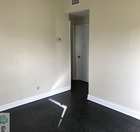 5th image of 1534 NW 6th Ave