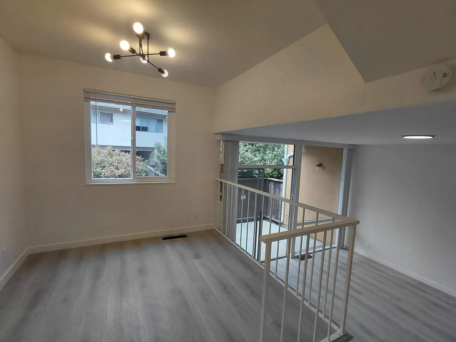 2 bed, 1060 sqft, $3,950 — Photo 4
