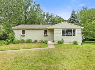 18 Sunset Ave, Ledyard, CT 06339