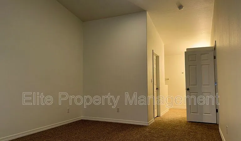 195 S Stardust Ct — Photo 15