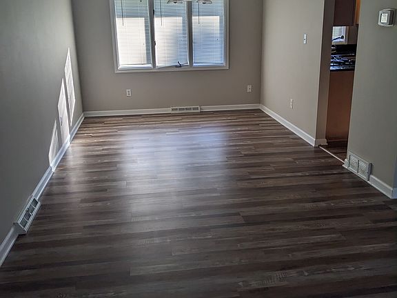 3rd image of 7052 Fox Hill Dr