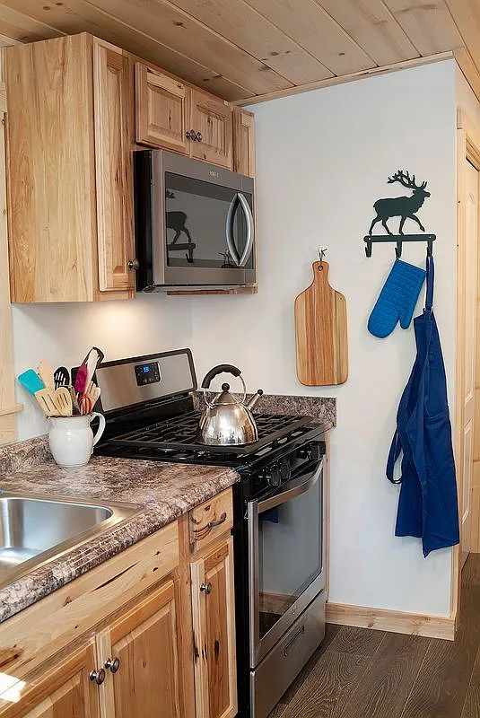 1 bed, 1.0 bath, 750 sqft, $1,950 — Photo 3
