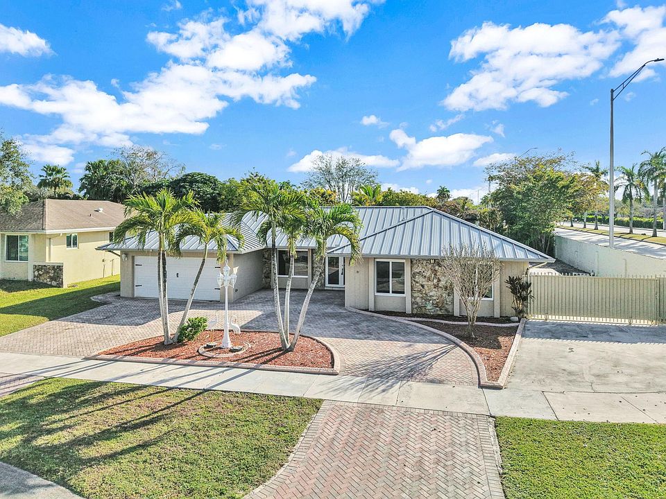 1st image of 10321 SW 116th Avenue