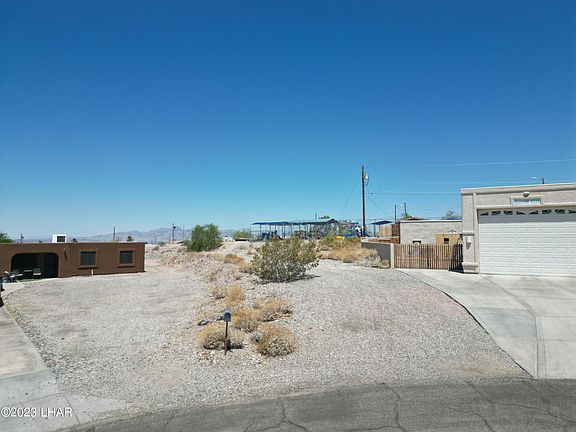 3rd image of 3201 Aztec Dr