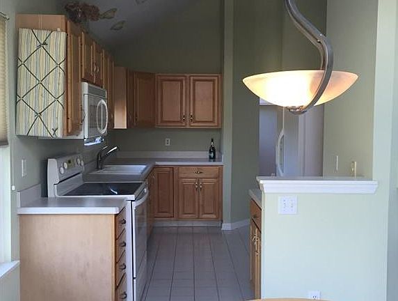 5th image of 124 Vista Ct #3B