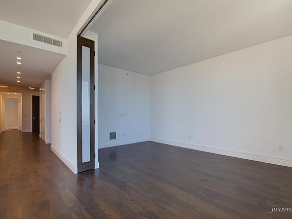 4th image of 301 Mission St #D