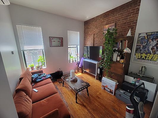 2nd image of 118 Clifton Pl #4A