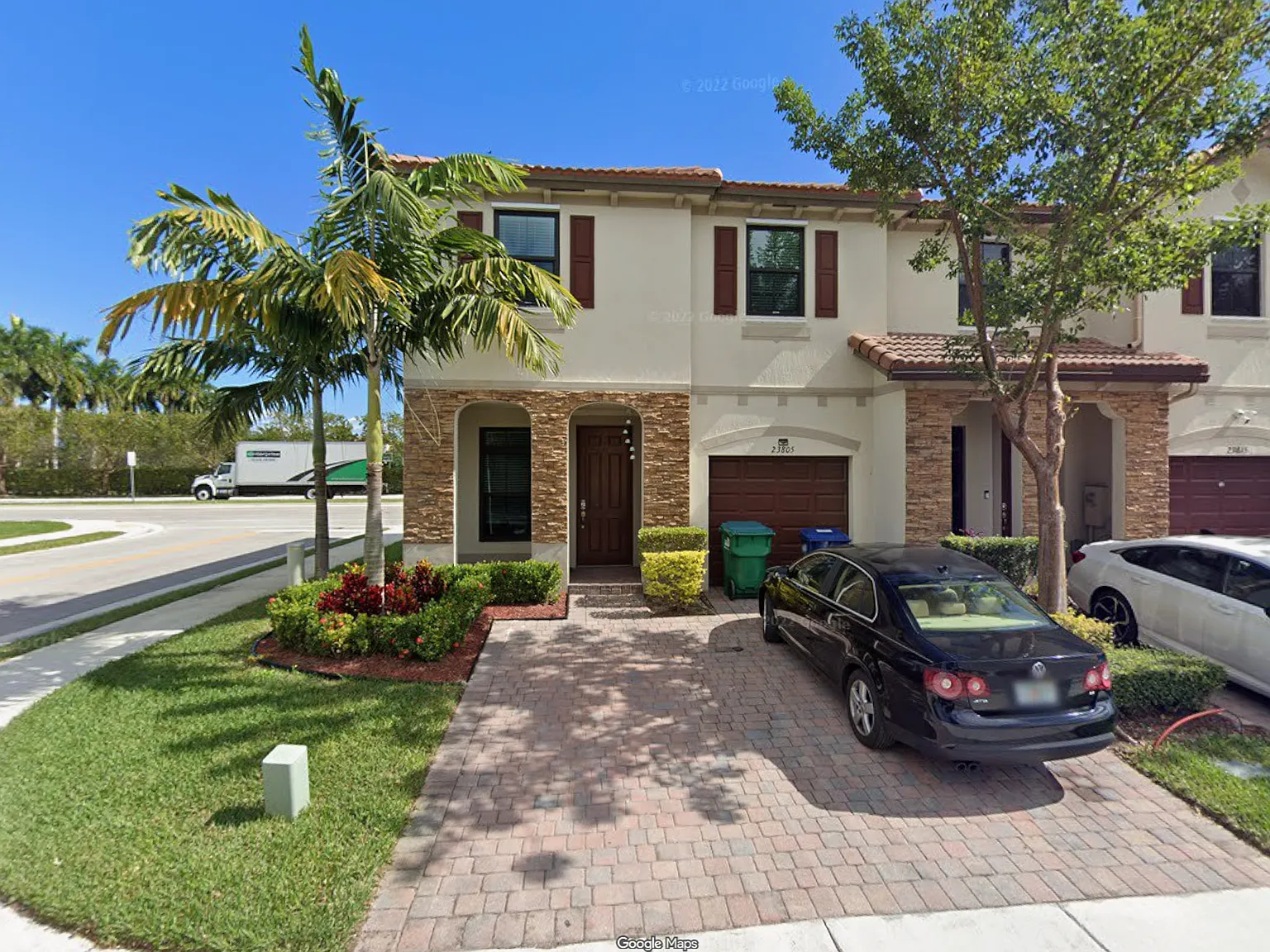 3 bed, 2.5 bath, 1587 sqft, $3,000 — Photo 1