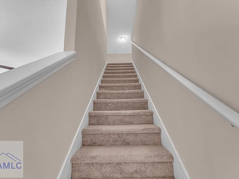 139 W West Winn Ave — Photo 16