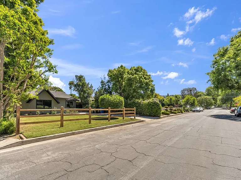 4316 Bellaire Ave — Photo 47