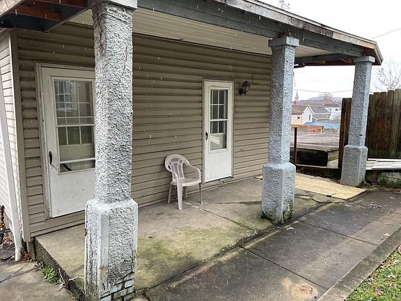 2nd image of 420 N 7th St #1/2