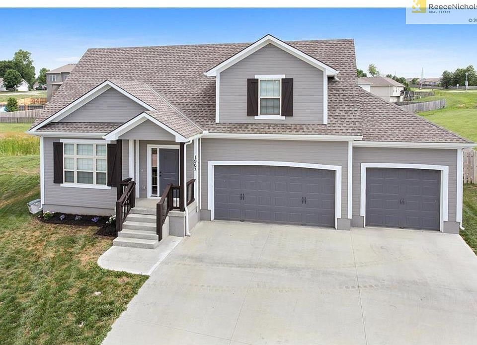 1st image of 1907 NW Washam Ct