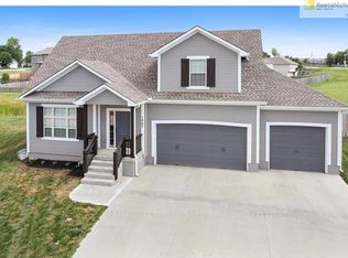 1907 NW Washam Ct, Grain Valley, MO 64029