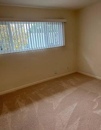 5th image of 960 Roble Ave APT D