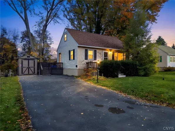 114 Maclaughlin St, Camillus, NY 13031