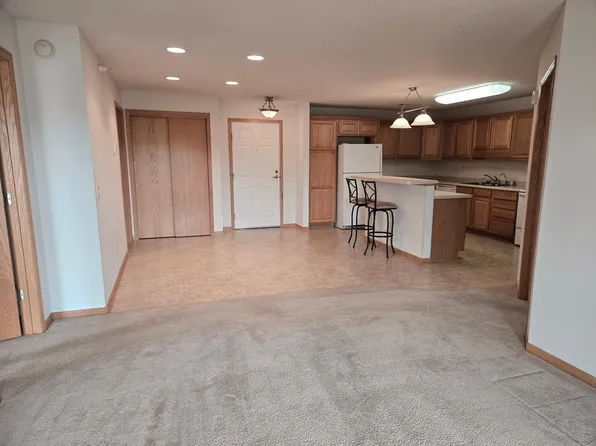 15631 Linnet St NW #3208, Andover, MN 55304