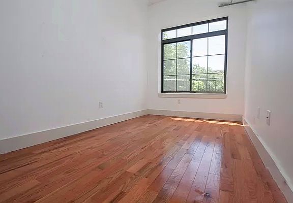 3rd image of 226 Boerum St #3B