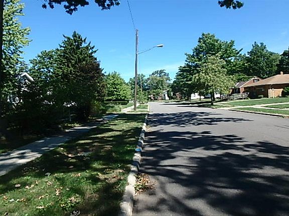 5th image of 390 E 266th St