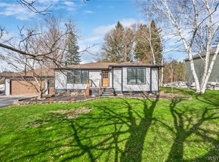 660 Bowen Rd, East Aurora, NY 14052