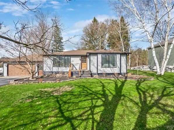 660 Bowen Rd, East Aurora, NY 14052