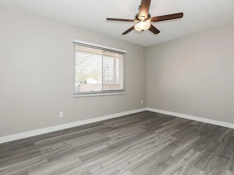3430 S Oak St — Photo 8