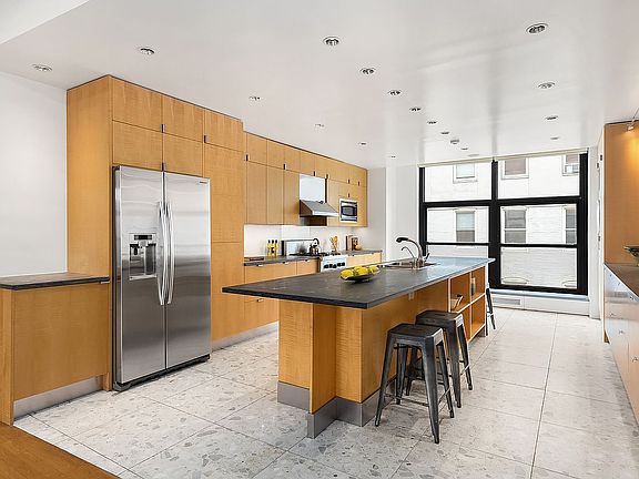 5th image of 8 W 19th St Floor 9