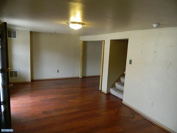 4th image of 1006 Lafayette St