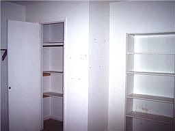 3rd image of 300 W Richland Ave