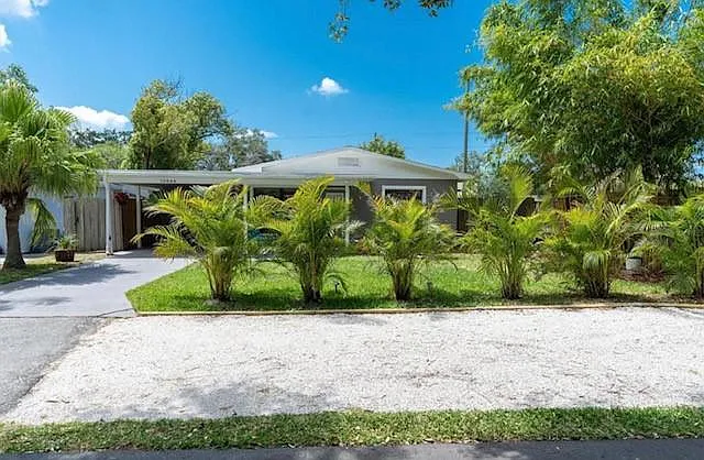 10664 86th Ave N — Photo 24